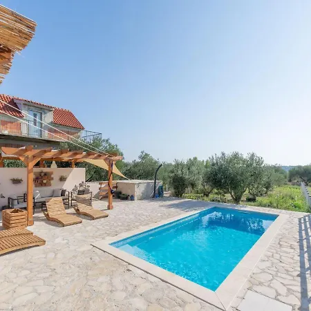 Boutique In Donje Polje With Pool Sibenik