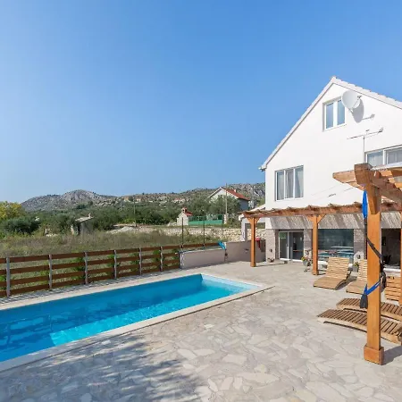 Holiday home Boutique In Donje Polje With Pool