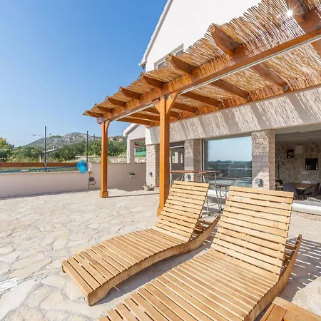 Feriehus In Donje Polje Near Seabeach *